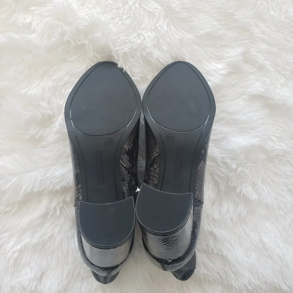 Marc Fisher Dyvine Snakeskin Bootie size 8‎